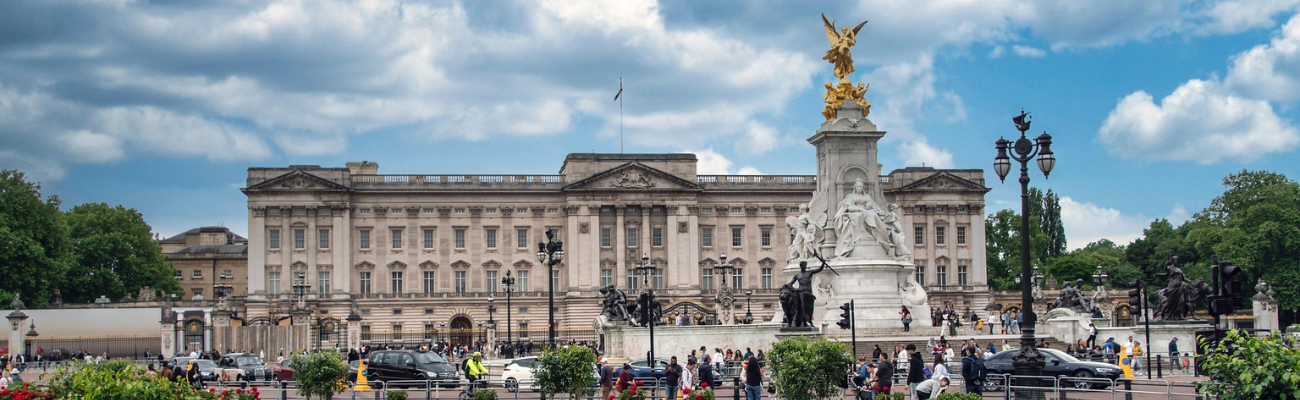 Christmas Day London Cruise - Buckingham Palace